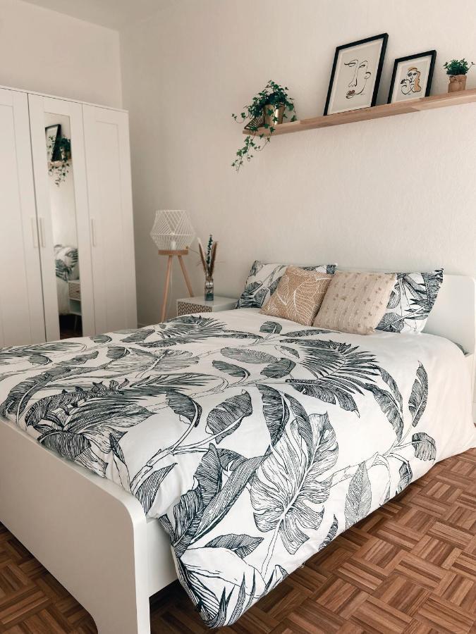 Confort & Elegance En Ville Avec Parking Gratuit เลอม็องส์ ภายนอก รูปภาพ